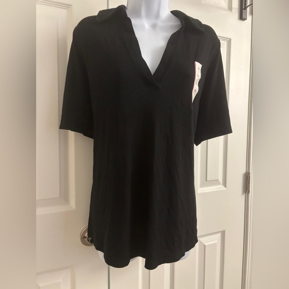 Ava & Viv Black Short Sleeve V-Neck Top